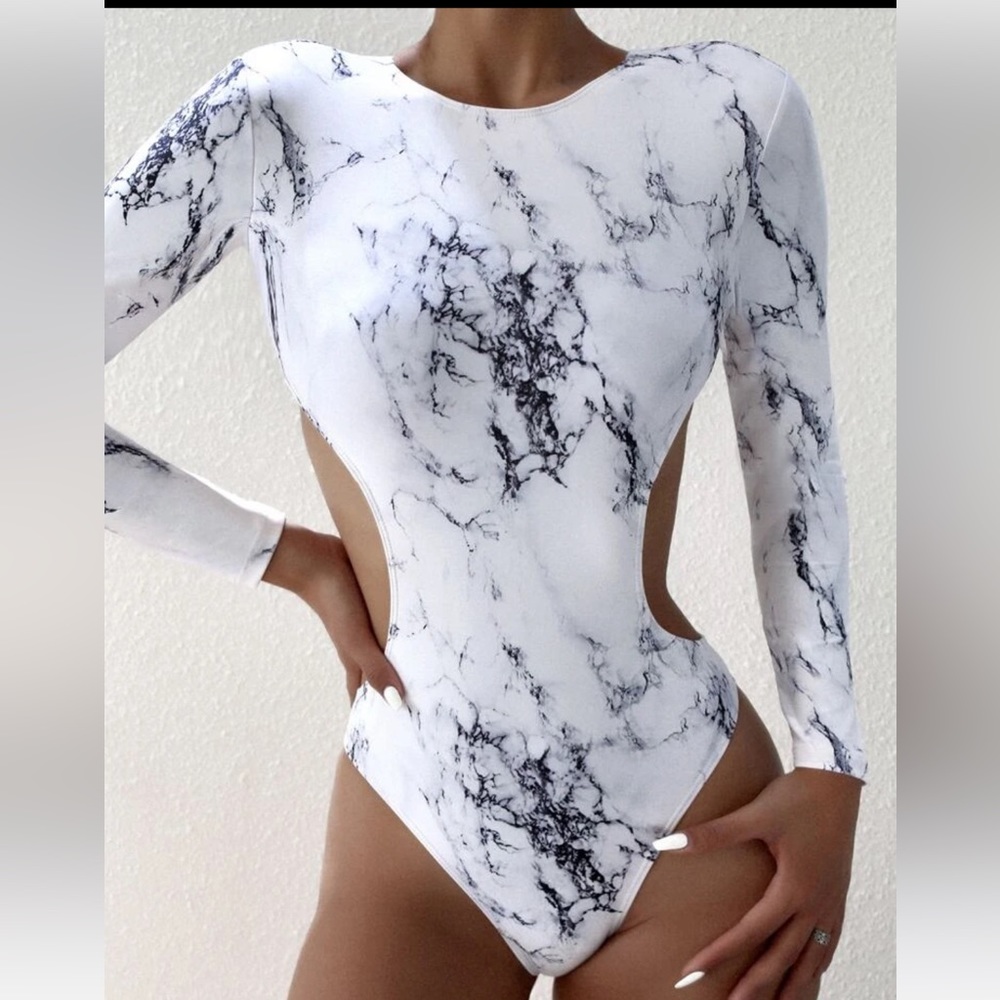 Bathing suit bundle - Picture 4 of 9